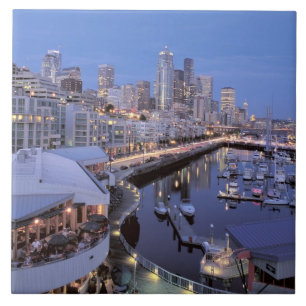Carreau Dusk sur Bell Harbour à Seattle, Washington.