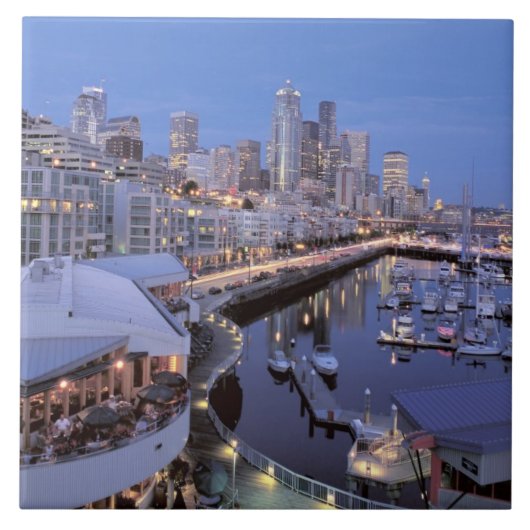 Carreau Dusk sur Bell Harbour à Seattle, Washington. (Devant)