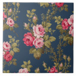 Carreau Elégant rose Vintage Roses sur Arrière - plan bleu<br><div class="desc">Superbes sprays de roses romantiques élégantes et feuillage vert sur arrière - plan bleu foncé. Le motif est transparent et peut être redimensionné vers le haut ou vers le bas à l'aide des boutons de mise à l'échelle   et - de l'outil de conception.</div>