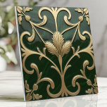 Carreau Emeraude et or Art Nouveau Floral<br><div class="desc">Apportez élégance et sophistication à votre espace avec ce design d'inspiration Art Nouveau émeraude et or. Doté de motifs floraux et de vigne biologiques, d'accents métalliques complexes et de courbes botaniques stylisées, ce morceau dégage un charme vintage. Les éléments en relief légèrement surélevé et les détails tourbillonnants créent une esthétique...</div>