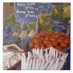 Carreau Étal de commerçant de marché de rue avec des blanc