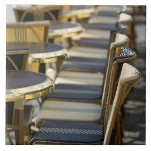Carreau Europe, France, Paris, Beaubourg : Tables de Café