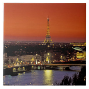 Carreau Europe, France, Paris. Vue au coucher du soleil de