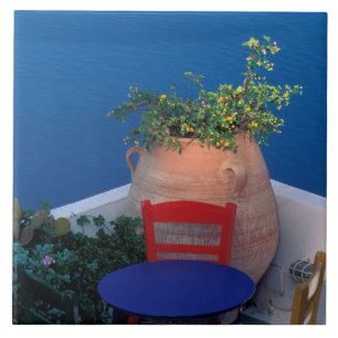 Carreau Europe, Grèce, Santorin. Terrasse avec vue sur la