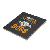 Carreau Facilement Distrait Par Les Chiens (Côté)