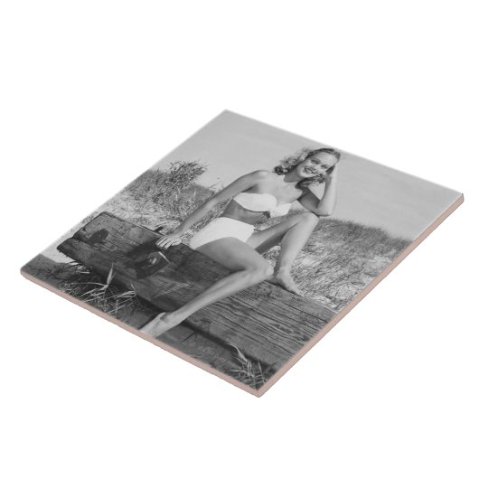 Carreau Femme dans le bikini (Côté)