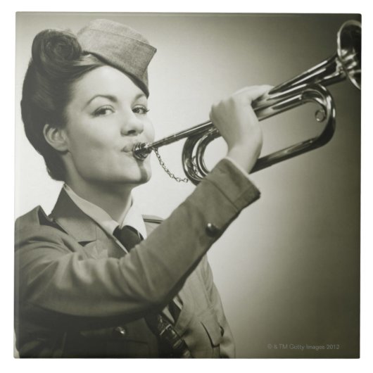 Carreau Femme dans l'uniforme de soldat (Devant)