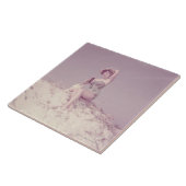 Carreau Femme détendant sur la plage (Côté)