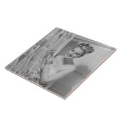 Carreau Femme enveloppée (Côté)