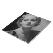 Carreau Femme posant 2 (Côté)