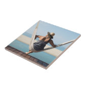 Carreau Femme s'asseyant sur un hamac à un petit hôtel (Côté)