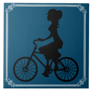 CARREAU FEMME SUR LE VÉLO