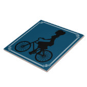 CARREAU FEMME SUR LE VÉLO (Côté)