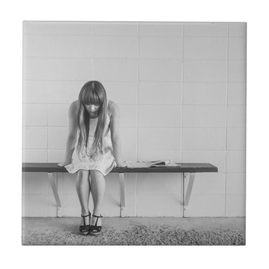 Carreau Fille inquiète (Devant)