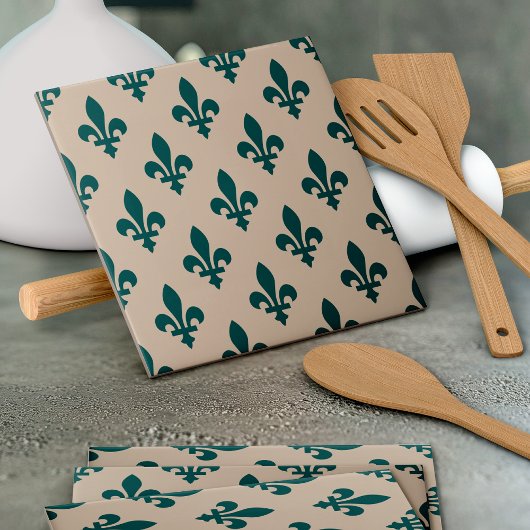 Carreau Fleur de Lis Motif, Royal French Green on Cream