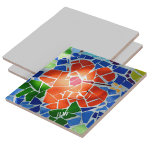 Carreau Fleur rouge en mosaïque colorée<br><div class="desc">Fleur rouge vif parmi les feuilles verts et l'eau bleue dans un étang en mosaïque carreaux koi est un carreau décoratif Zen coloré en céramique. Personnalisez avec les initiales et un nom. Il s'agit d'un des multiples conceptions de coordination avec la photographie d'art originale par JLW_PHOTOGRAPHY.</div>
