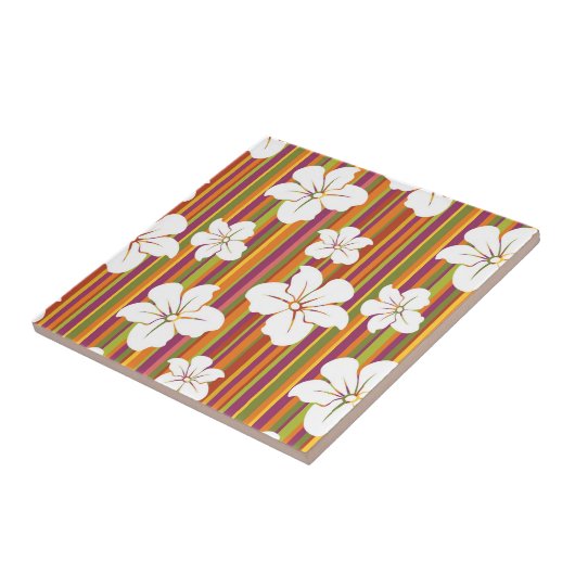 Carreau Fleurs blanches sur un arrière - plan rayé (Côté)