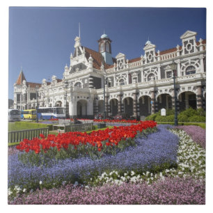Carreau Fleurs printanières et gare historique,