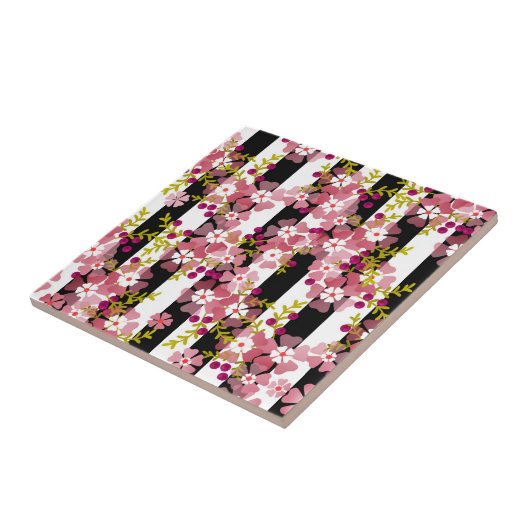 Carreau Fleurs roses (Côté)