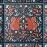 Carreau Forêt d'écureuils<br><div class="desc">Motif de forêt d'écureuils rouges avec des cônes de pins,  branches de pins,  glands,  feuilles de chêne et baies sur un arrière - plan vert turquoise foncé. Idéal pour une maison de lac ou un décor de chambre saisonnier. Art original de Nic Squirrell.</div>