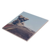 Carreau Fume fuyant du volcan en activité Anak Krakatau (Côté)