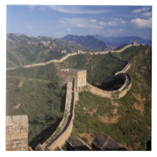 Carreau Grande Muraille sinuant à travers la montagne,