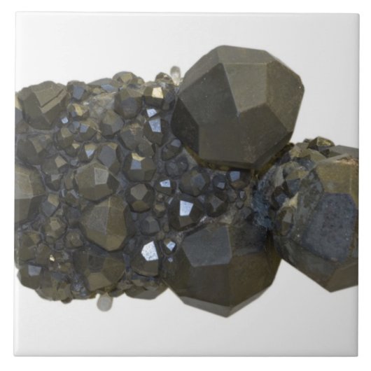 Carreau Grenat en forme naturelle (Devant)