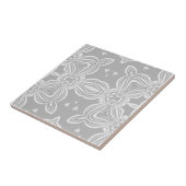 Carreau Gris Clair Et Blanc Orné Élégant Modèle Damas (Côté)