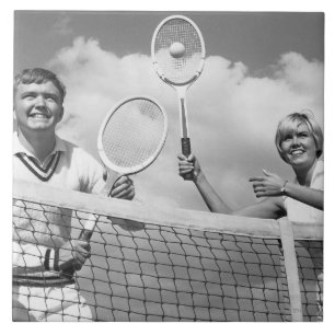 Carreau Homme et femme jouant au tennis