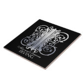 Carreau I Monogramme "Dentelle d'argent sur noir" avec Nom (Côté)