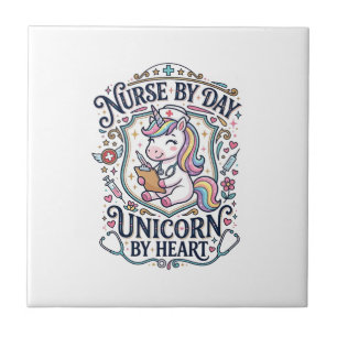 Carreau Infirmière Licorne de jour Licorne de cœur Fond bl