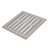 Carreau Initiales Monogramme | Blanc Sur Gris Clair (Côté)