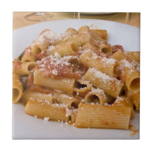 Carreau Italie, Positano. Assiette de rigatoni