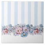 Carreau Joli rose, violet et bleu Fleurs et bandes<br><div class="desc">Joli design d'inspiration vintage avec des rangées de bandes verticales bleues et blanches avec bordure colorée de fleurs rose,  bleu et violet avec contours foncés.</div>