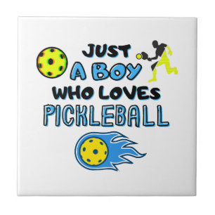 Carreau Joueur de Pickleball Drôle Juste Un Garçon Qui Aim