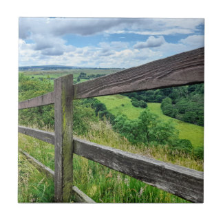 Carreau La clôture en bois dans la campagne anglaise