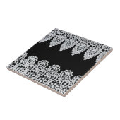 Carreau La dentelle blanche forme une frontière sensible (Côté)