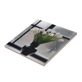 Carreau "La grâce de l'hiver : Tulipes blanches dans un va (Côté)