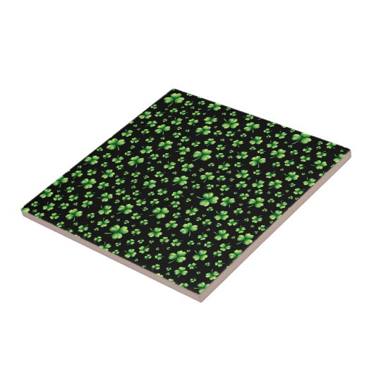 Carreau La Saint-Patrick aquarelle trèfle sur fond noir (Côté)
