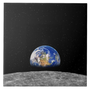Carreau La terre de planète se levant au-dessus de la lun