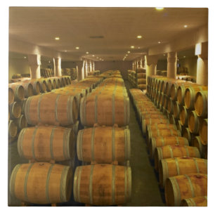 Carreau Le chai de vieillissement en fûts du château Baron