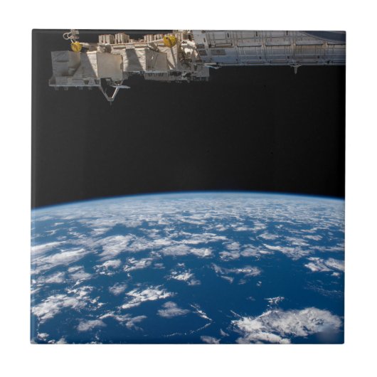 Carreau Le membre de la Terre, ou l'horizon (Devant)