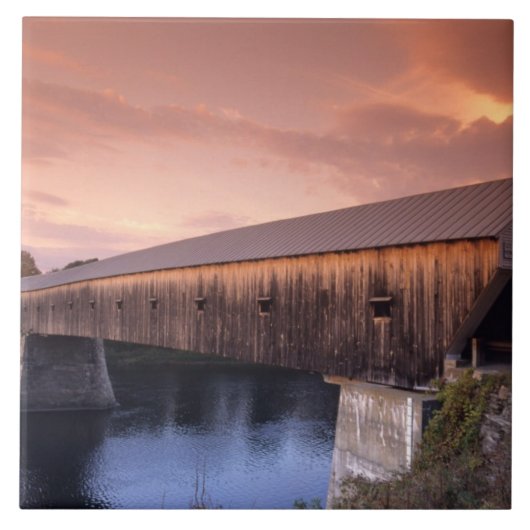 Carreau Le pont couvert le plus long des États-Unis (Devant)