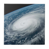 Carreau Le typhon Hinnamnor. (Devant)