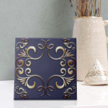 Carreau Luxe Elegant Baroque Gold Ornements sur Deep Blue<br><div class="desc">Cette céramique qui respire l'élégance et le raffinement. La couleur de base du carrelage est un bleu profond, offrant un cadre riche pour les motifs complexes en relief. Ces motifs, rendus dans des tons dorés luxueux, se composent de courbes et de tourbillons gracieux qui forment un motif symétrique. Quatre éléments...</div>