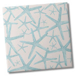 Carreau Maison de plage de Starfish<br><div class="desc">Une jolie plage de sable fin ou taupe et turquoise, motif de plage avec étoiles de mer. Modifiez la couleur arrière - plan si vous le souhaitez ! Que vous souhaitiez utiliser ce carrelage comme petit dessous de verre ou trivet pour boire un verre ou une assiette... ou que vous...</div>