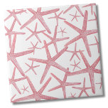 Carreau Maison de plage rose marine<br><div class="desc">Une jolie plage de corail rose motif à la mode avec étoiles de mer. N'hésitez pas à changer la couleur de l'arrière - plan pour qu'elle corresponde à votre espace ! Que vous souhaitiez utiliser ce carrelage comme petit dessous de verre ou trivet pour boire un verre ou une assiette......</div>
