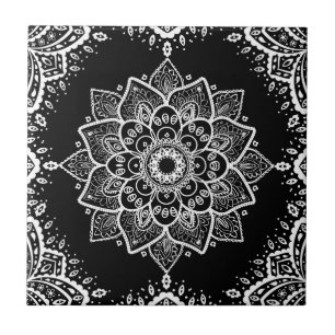 Carreau Mandala Florale Blanche & Cadre Blanc Sur Noir