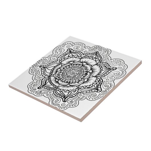 Carreau Mandala noir et blanc (Côté)