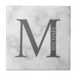 Carreau Marbre blanc Monogramme personnalisé et nom<br><div class="desc">Monogramme personnalisé et design de nom caractéristiques monogramme personnalisé et nom dans le style de police serif classique. Remarque : Les détails du marbre sont simulés dans l'oeuvre. Il n'y aura pas de marbre sur ce produit.</div>